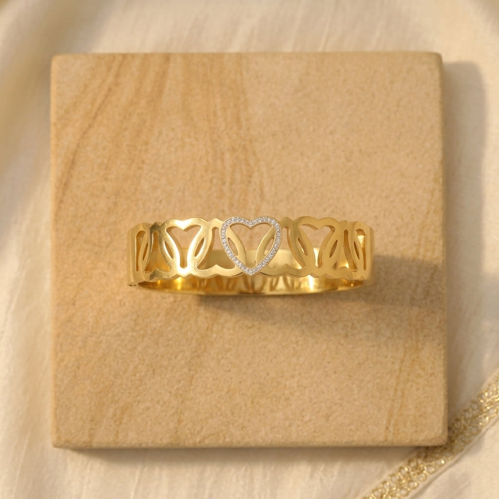 Eterna Loop Bracelet