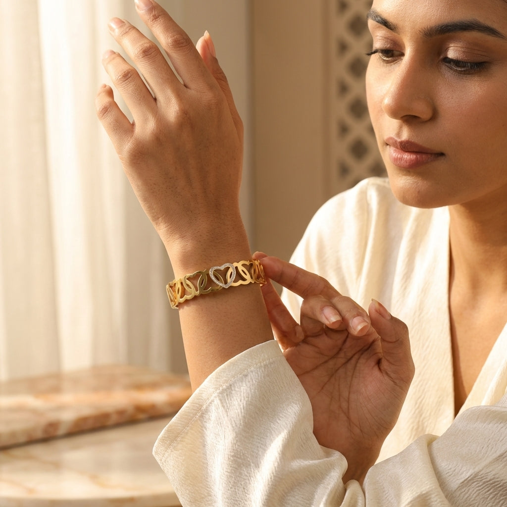 Eterna Loop Bracelet
